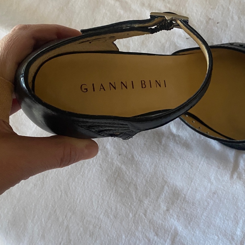 Gianni Bini Black Heeled Shoes - Picture 6 of 6
